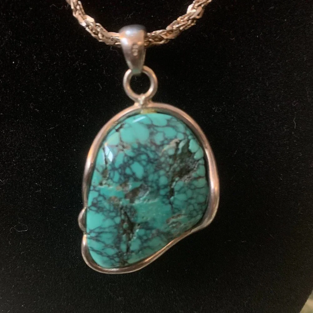 Large Turquoise Pendant with 925 Silver Chain - Picture 2 of 10